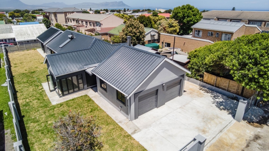 4 Bedroom Property for Sale in Kleinmond Western Cape